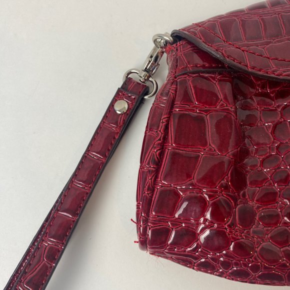 Red Clutch Reptile Pattern with Wrist Strap - Picture 3 of 6